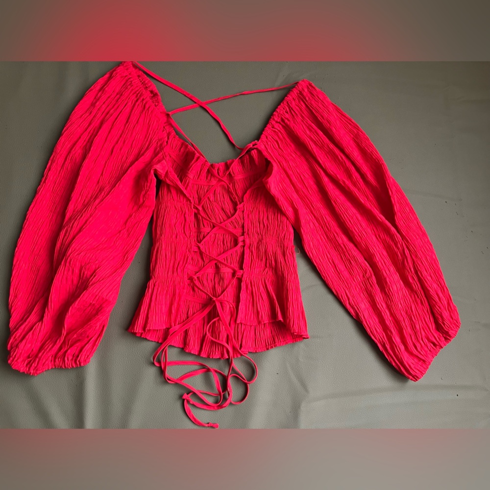 NWT Urban Outfitters Red Smocked Lace-Up Peasant Crop Top Balloon Sleeve M - Picture 2 of 7